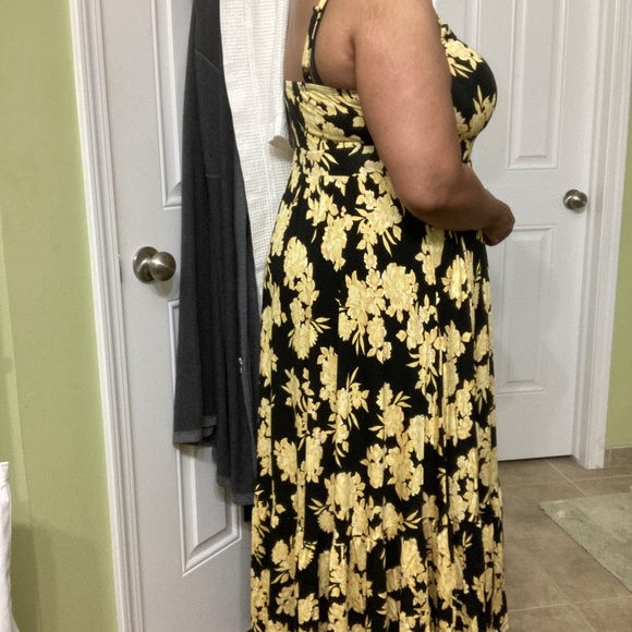 TORRID NWT MAXI SUPER SOFT TIERED DRESS Floral Print Size 1 - Picture 2 of 16